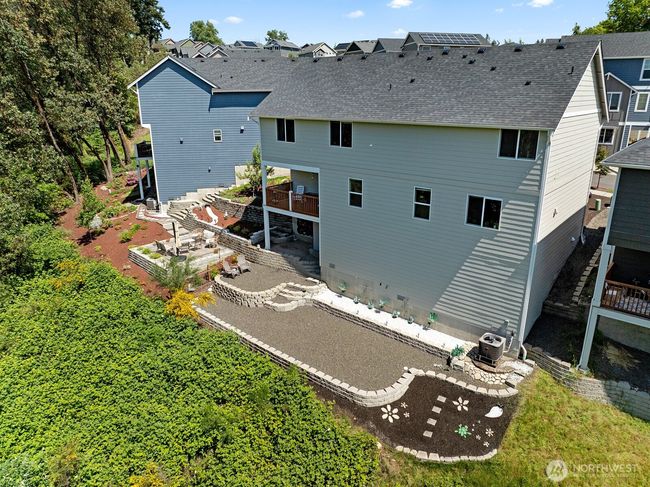 Landscaped and usable back yard space | Image 31