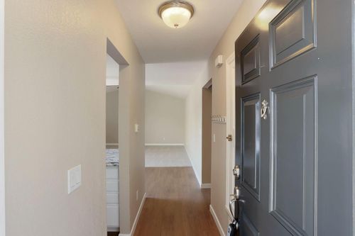 e-3905 Dale Rd, Modesto, CA, 95356-3212 | Card Image