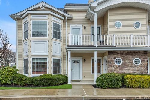 119 Autumn Dr, Plainview, NY, 11803-6608 | Card Image