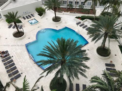 t-1803-300 S Biscayne Blvd, Miami, FL, 33131-5325 | Card Image