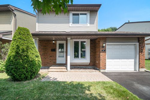 1641 Saxony Cres, Gloucester, ON, K1B5K8 | Card Image