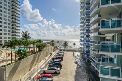 401 - 3430 Galt Ocean Dr, Condo with 2 bedrooms, 2 bathrooms and null parking in Fort Lauderdale FL | Image 3