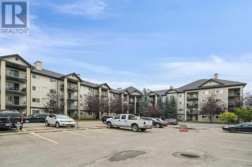 4975 130 Ave Se, Calgary, AB, T2Z4M4 | Card Image