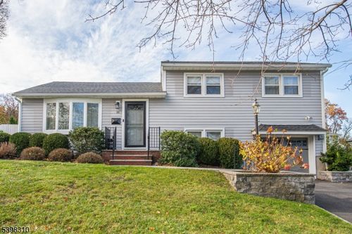 16 Hemlock St, Waldwick, NJ, 07463-1407 | Card Image