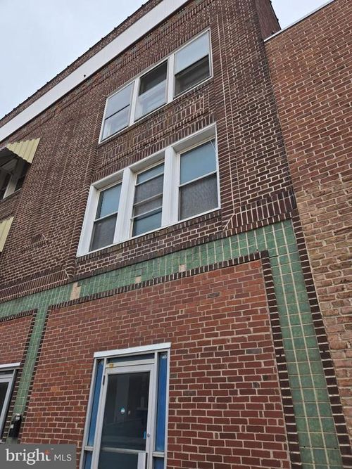 727 E Market St, YORK, PA, 17403-1606 | Card Image