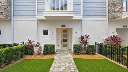 516 Laurel Park Dr, Sarasota, FL, 34236-3202 | Card Image