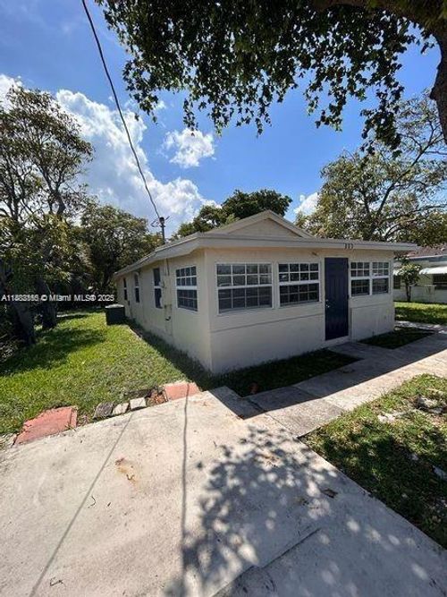 0-805 Nw 4th Ave, Pompano Beach, FL, 33060-5511 | Card Image