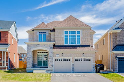 11 Empire Dr, Bradford, ON, L3Z4J1 | Card Image
