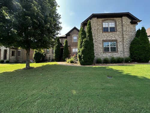 337 Crooked Creek Ln, Hendersonville, TN, 37075-6744 | Card Image