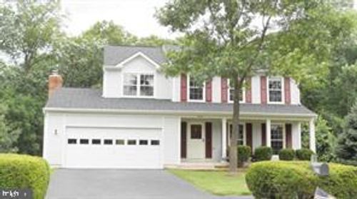 8219 Crackling Fire Dr, GAINESVILLE, VA, 20155-1761 | Card Image