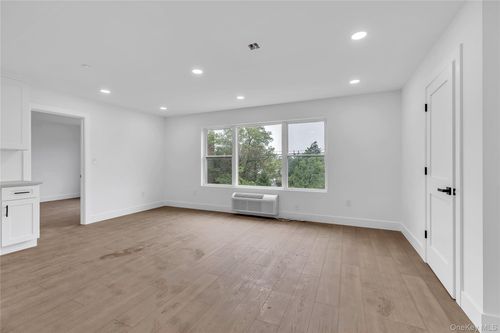 4c-74 Broadway, Freeport, NY, 11520-2821 | Card Image