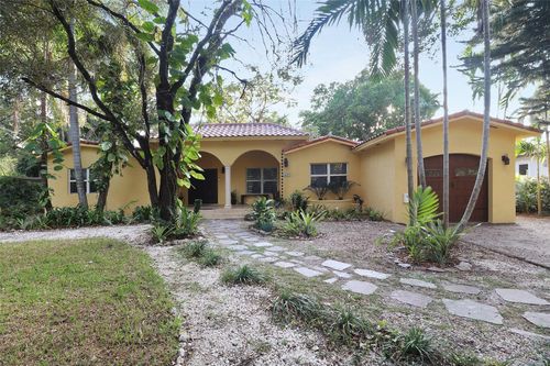 11410 Griffing Blvd, Biscayne Park, FL, 33161-6235 | Card Image