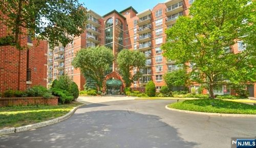 300 Main St, Little Falls, NJ, 07424-1356 | Card Image