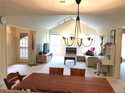 28439 Carlton Way Dr, Novi, MI, 48377-2636 | Card Image