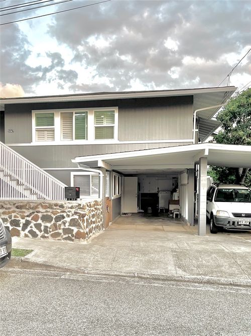 1647 Ua Dr, Honolulu, HI, 96816-2824 | Card Image