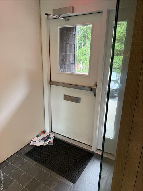 57 Old Middletown Rd, New City, NY, 10956-2738 | Card Image