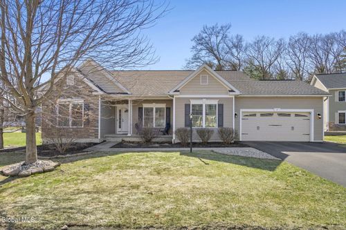 2 Elizabeth Ct, Clifton Park, NY, 12065-7525 | Card Image