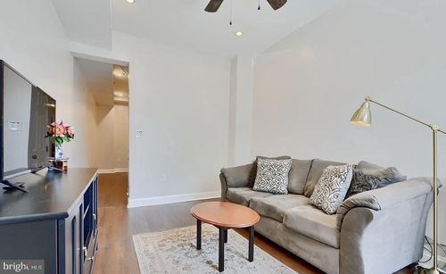 2242 E Fairmount Ave, BALTIMORE, MD, 21231-1645 | Card Image