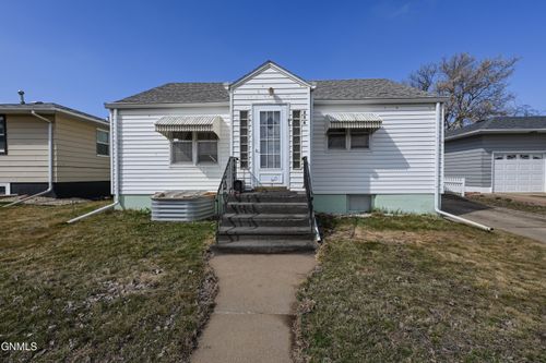 236 S Main Ave, Dickinson, ND, 58601-5737 | Card Image