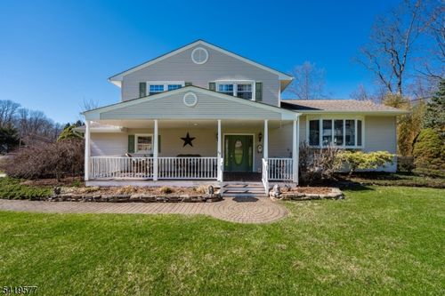 27 Adams Dr, Ogdensburg, NJ, 07439-1001 | Card Image