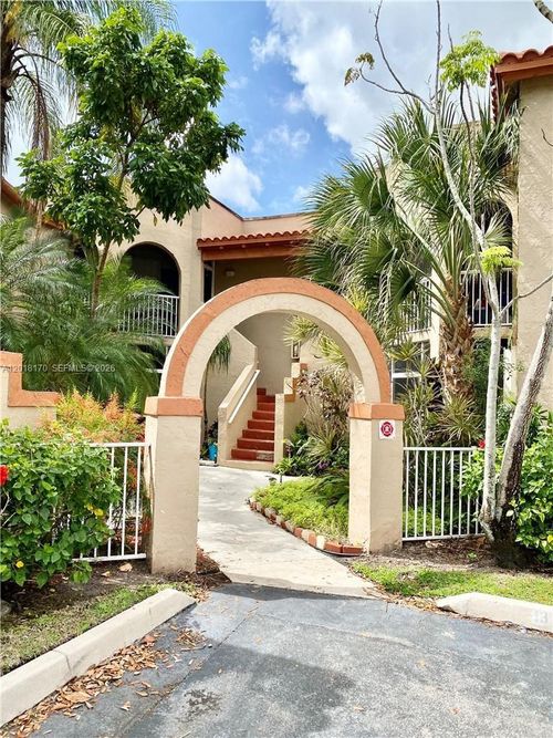 203-365 Sw 86th Ave, Pembroke Pines, FL, 33025-1488 | Card Image