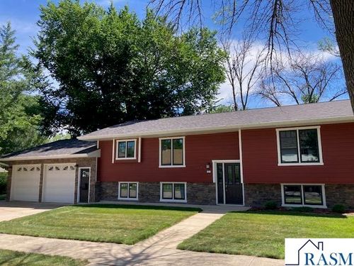 101 Burnside St Se, Sleepy Eye, MN, 56085-1444 | Card Image