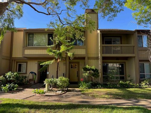 3211 Phoenix Ln, Alameda, CA, 94502-6966 | Card Image