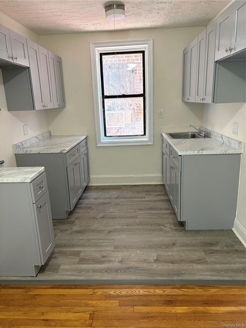 6k-30 Locust Hill Avenue, Yonkers, NY, 10701 | Card Image