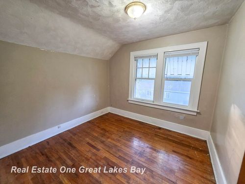 3232 Ruckle St, Saginaw, MI, 48601-3141 | Card Image