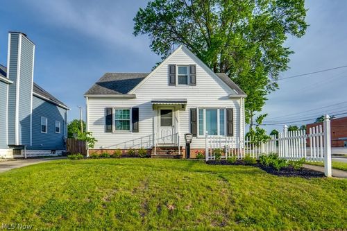 5007 Russell Ave, Parma, OH, 44134-1868 | Card Image
