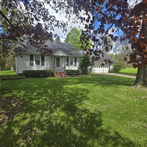 130 W Hughes St, Marshall, MI, 49068-1925 | Card Image