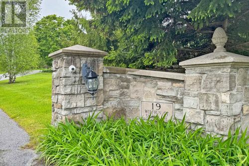 19 Patricia Dr, Oakville, ON, L6K1M2 | Card Image