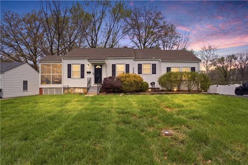 8920 Rose Ln, Raytown, MO, 64133-4845 | Card Image