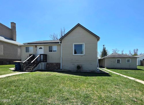 307 5th Ave, Edgeley, ND, 58433-7137 | Card Image