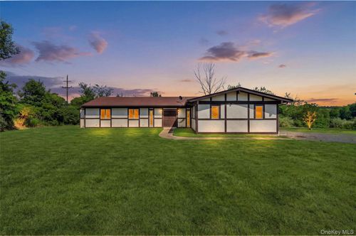 25 Red Mills Rd, Wallkill, NY, 12589-3208 | Card Image