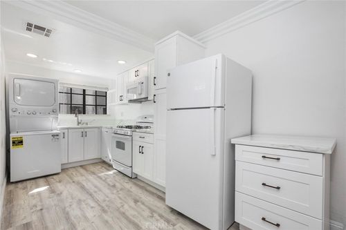 716 New Depot St, Los Angeles, CA, 90012-4294 | Card Image