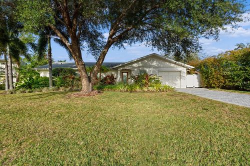 2411 Nassau St, SARASOTA, FL, 34231-5217 | Card Image