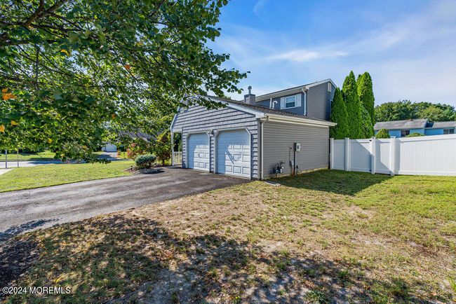 39 Honeysuckle Way, House other with 4 bedrooms, 3 bathrooms and null parking in Howell NJ | Image 51