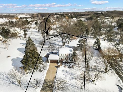 938 Johnson Ave, Oregon, WI, 53575-2866 | Card Image