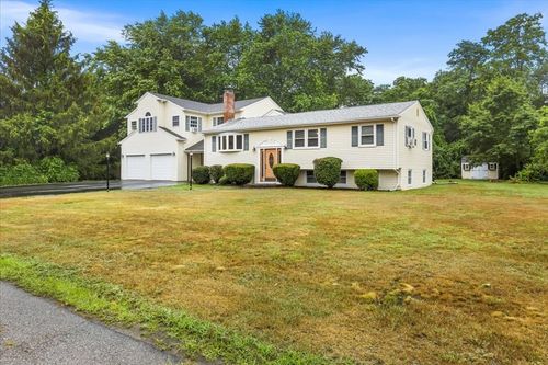 95 Tecumseh Dr, Hanover, MA, 02339-2549 | Card Image
