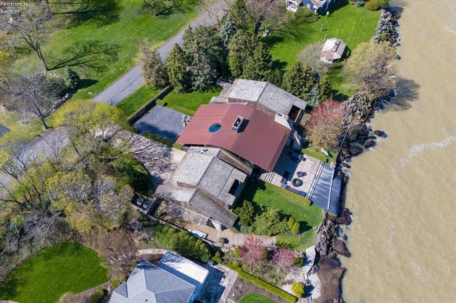 4917 E Cliff Rd, House other with 3 bedrooms, 5 bathrooms and 2 parking in Port Clinton OH | Image 99