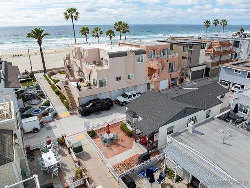 716 Dover Ct, San Diego, CA, 92109-8011 | Card Image