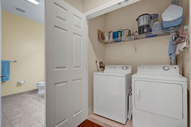 UNIT-211 - 1 King Philip Dr, Condo with 2 bedrooms, 2 bathrooms and null parking in West Hartford CT | Image 25