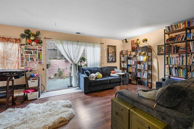 2126 King View Cir, Condo with 3 bedrooms, 3 bathrooms and 2 parking in Spring Valley CA | Image 15