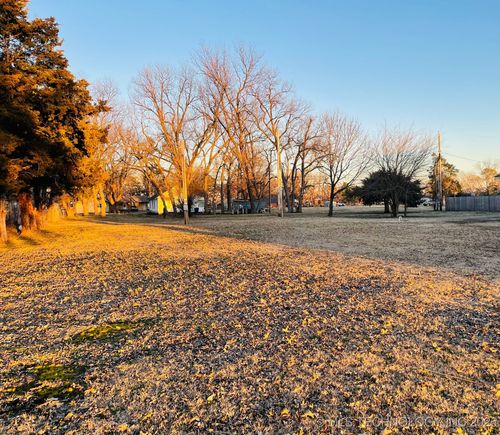717 S A St, Morris, OK, 74445-2403 | Card Image