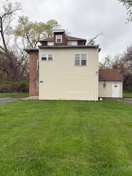 15742 Central Park Ave, Markham, IL, 60428-3915 | Card Image