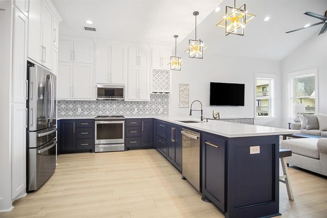 867 Bavers Ln, House other with 4 bedrooms, 3 bathrooms and 1 parking in Crystal Beach TX | Image 4