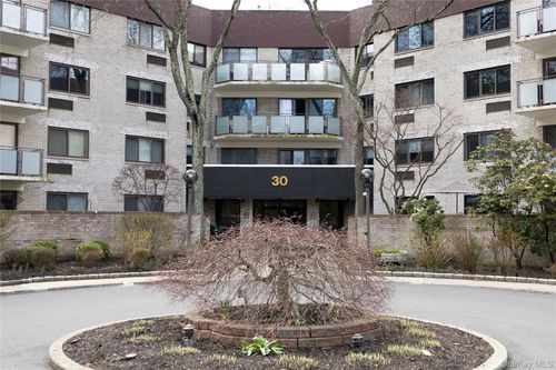 apt-4e-30 Greenridge Ave, White Plains, NY, 10605-1281 | Card Image
