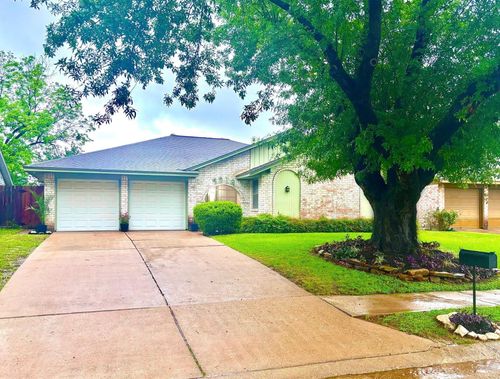 7218 Stonegate Dr, Houston, TX, 77040-4747 | Card Image