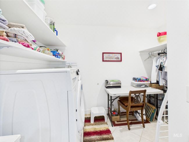 11 N 3 Rd West St, Townhouse with 2 bedrooms, 2 bathrooms and 2 parking in Paul ID | Image 17